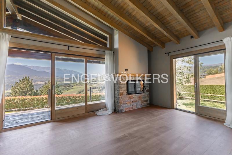 Foto d7ac697d-44be-4971-a025-884d387d612f. Casa amplia y luminosa casa con vistas al cadí en Prullans