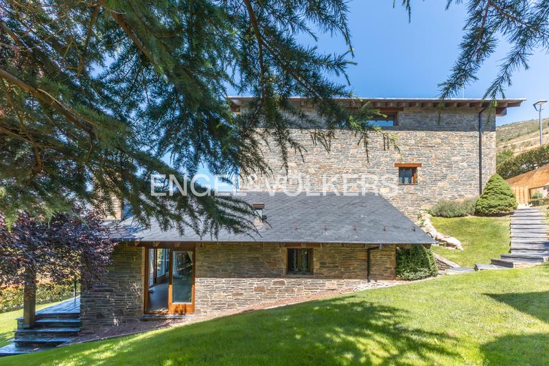 Foto e3403b78-e8de-4107-ad89-fcee8b74d781. Casa amplia y luminosa casa con vistas al cadí en Prullans