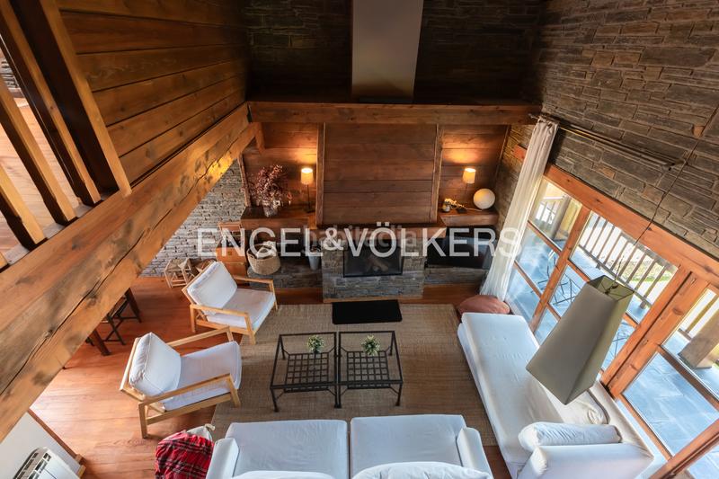 Foto 4347dde6-fd96-44fe-a752-3fb47ba3478e. Casa adossada amb xemeneia calefacció aparcament piscina a Guils de Cerdanya