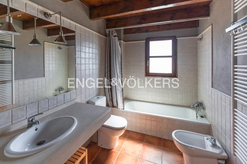 Foto 6139f754-d853-4157-b8ee-ea3da71b7376. Casa adossada amb xemeneia calefacció aparcament piscina a Guils de Cerdanya