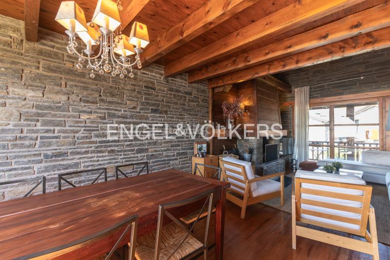 Foto 63dc1bf9-cc25-4e52-8d7b-cddecabdbb85. Casa adossada amb xemeneia calefacció aparcament piscina a Guils de Cerdanya