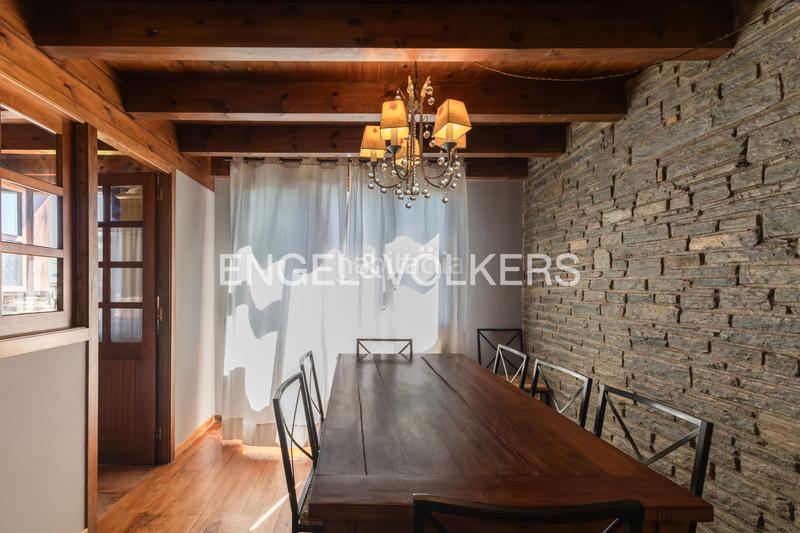 Foto fc7ba0b8-89a8-4934-866d-4b35b2e37d01. Casa adossada amb xemeneia calefacció aparcament piscina a Guils de Cerdanya