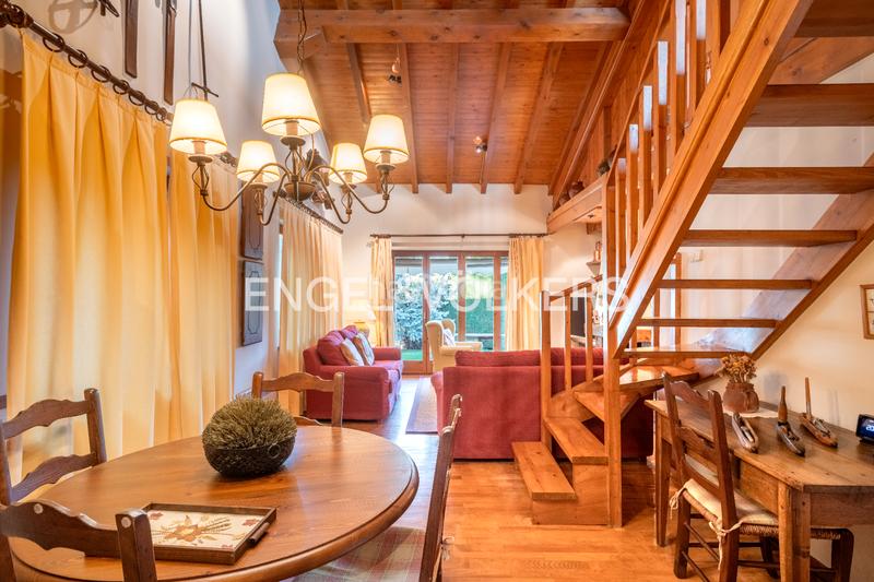 Foto 11764def-0dc4-472f-8ba7-19fe448fb323. Doppelhaus mit kamin heizung parking in Fontanals de Cerdanya