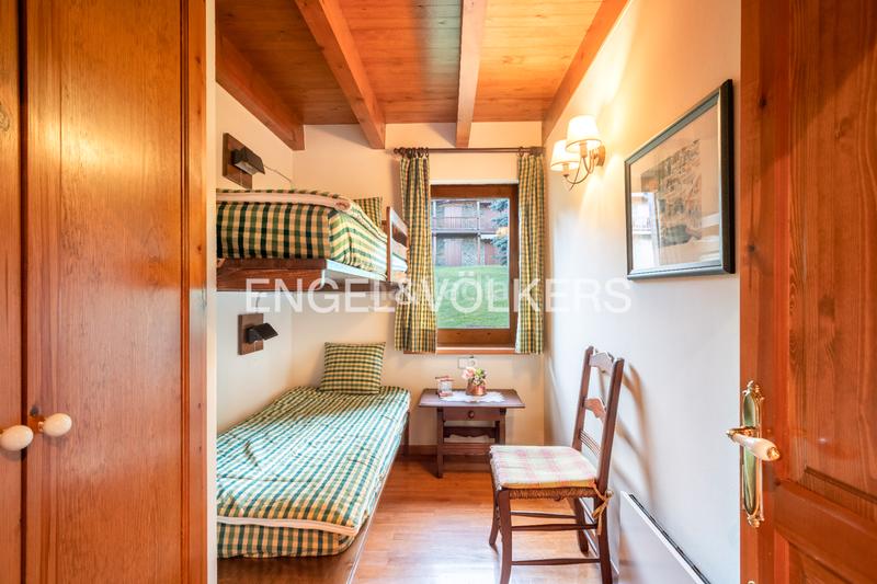 Foto 20d95e1e-e8be-459a-b8b3-f3db2b775717. Doppelhaus mit kamin heizung parking in Fontanals de Cerdanya