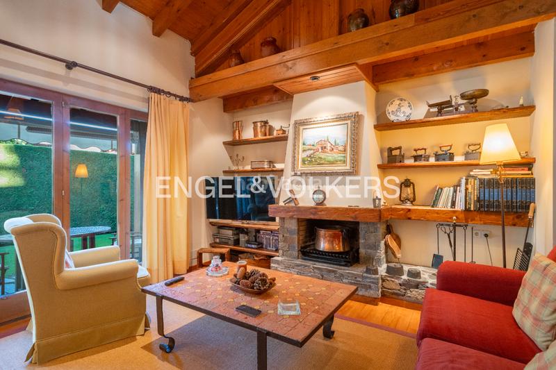 Foto 8dbf86c4-f10d-47a4-8dbc-d412fae10565. Doppelhaus mit kamin heizung parking in Fontanals de Cerdanya