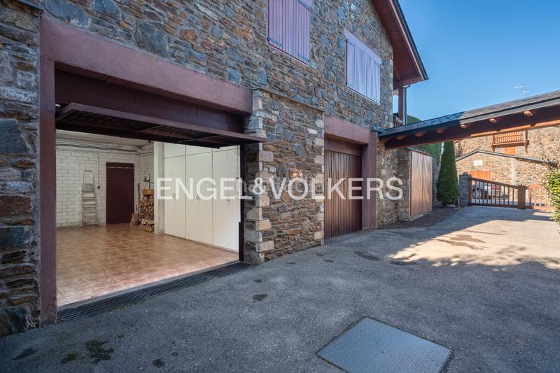 Foto a7f0092e-8a4c-4e98-bae2-83f20432a132. Doppelhaus mit kamin heizung parking in Fontanals de Cerdanya