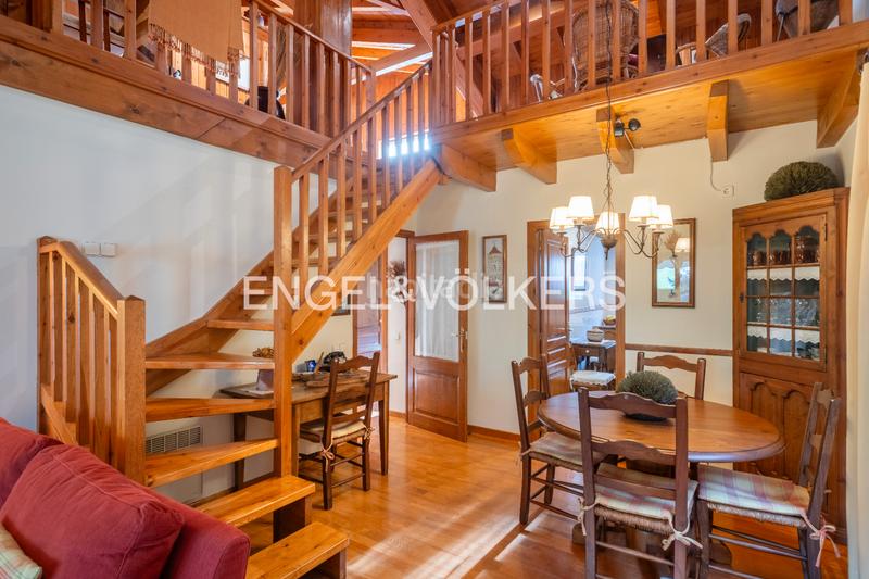 Foto cf65c786-e87a-4b12-8d5a-06c6a649a043. Doppelhaus mit kamin heizung parking in Fontanals de Cerdanya