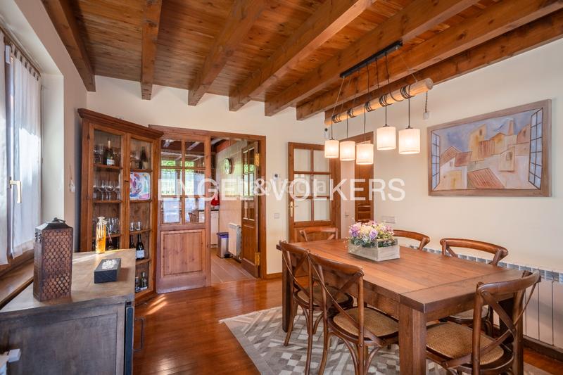 Foto 2c6c304f-4d24-4d81-8df2-b48cb5448477. Appartement mit kamin heizung parking pool in Puigcerdà