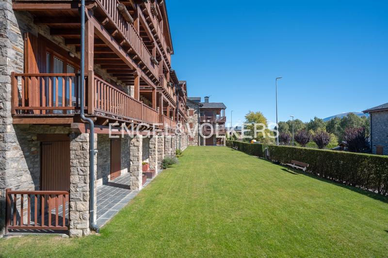 Foto 41a78a48-dd27-44c2-9b31-dd635422852a. Appartement mit kamin heizung parking pool in Puigcerdà