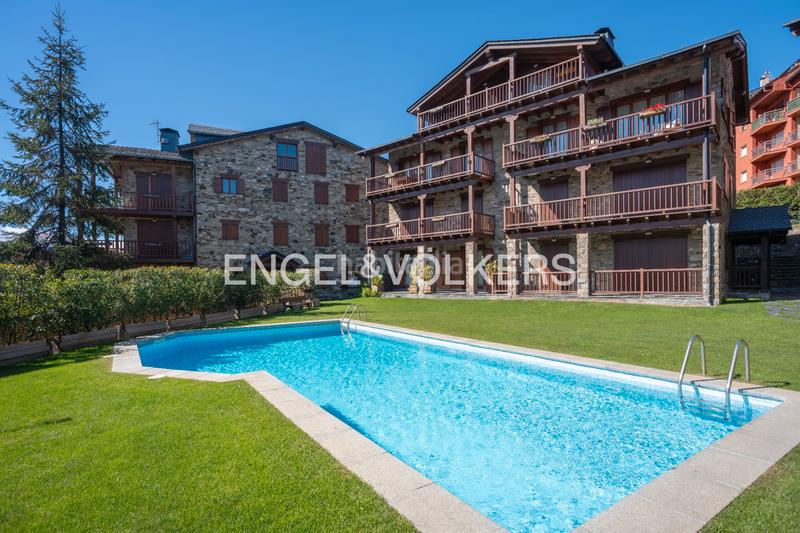 Foto e0ece42d-5c53-4d0f-bc16-33262a640f7a. Appartement mit kamin heizung parking pool in Puigcerdà