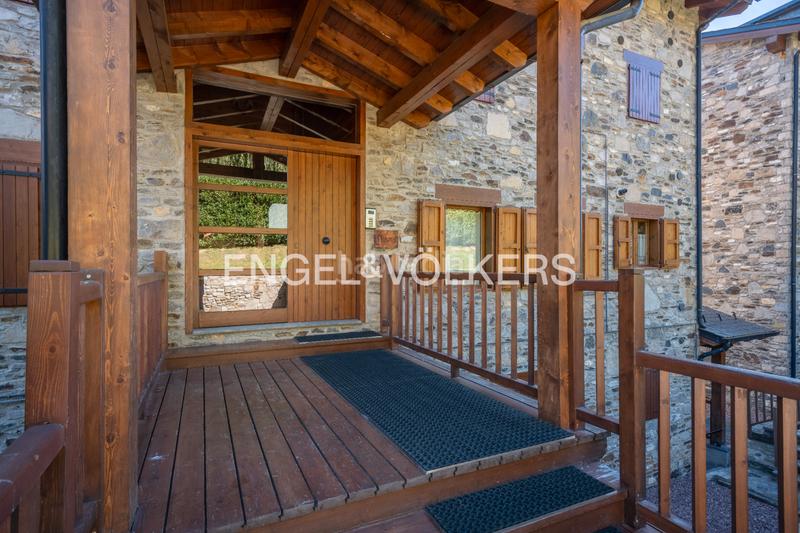 Foto eaf99ebe-e184-4240-afe2-589b92d50219. Appartement mit kamin heizung parking pool in Puigcerdà