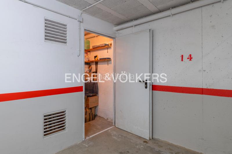 Foto 0315dc53-bcab-40d8-9294-4fe28cd06aa3. Dúplex amb xemeneia calefacció aparcament piscina a Puigcerdà