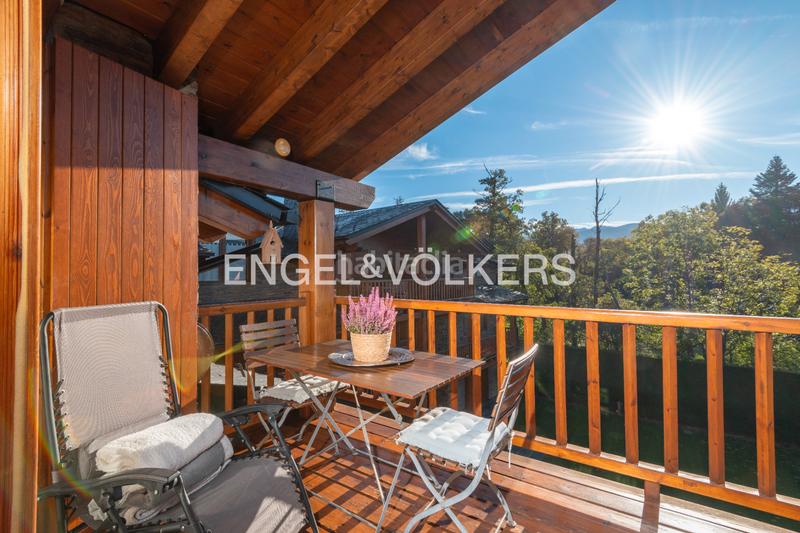 Foto 0f1c3ad7-c28f-4e32-9445-179d8cec6d21. Dúplex amb xemeneia calefacció aparcament piscina a Puigcerdà