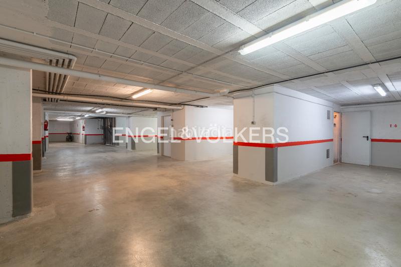 Foto 68562b77-83f5-4fae-a99b-794245df784c. Dúplex amb xemeneia calefacció aparcament piscina a Puigcerdà