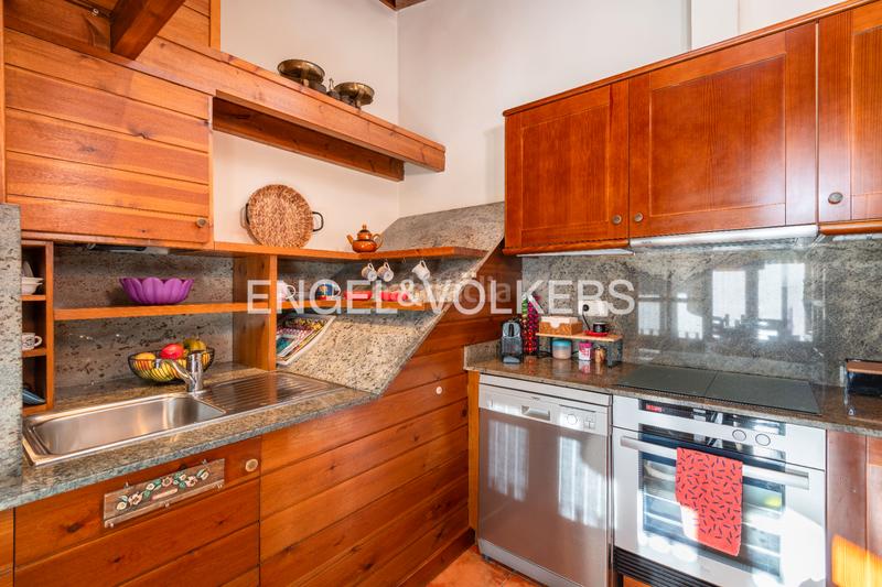 Foto ba4b11a3-27da-4c38-9985-be036e0ae778. Dúplex amb xemeneia calefacció aparcament piscina a Puigcerdà