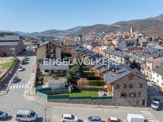 Maison jumelée à Camí ral 18. Acogedora casa con jardin y vistas