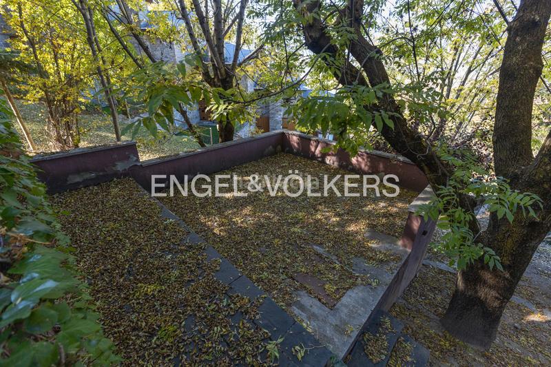 Foto 3266ab1d-4db9-47dc-9b45-08ef48320400. Casa adossada a avinguda tossa d'Alp 13 a Alp