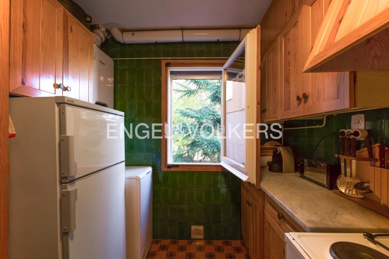 Foto 5101bb71-3b4f-41fe-9cab-b45b80a439ef. Casa adossada a avinguda tossa d'Alp 13 a Alp