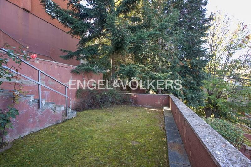 Foto 8bcad05e-4671-4ca7-a969-87e9005cfa3c. Casa adossada a avinguda tossa d'Alp 13 a Alp