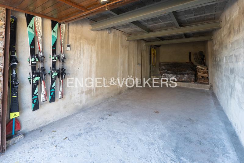 Foto 9f5945ea-0064-417a-b0b6-421937199fb3. Casa adossada a avinguda tossa d'Alp 13 a Alp