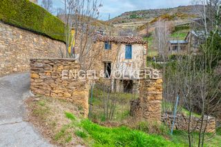 Terrain résidentiel à Carrer el raval 8. Conjunto de casa de pueblo a rehabilitar más parcela edificable