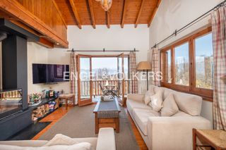 Duplex à Carrer passeig cadi 11. Apartamento dúplex en pleta de saga