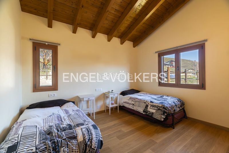 Foto f75b91f0-c9d1-4833-b24c-6942d8c86d56. Casa a carrer dels vignals 33 a Estavar