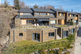 House  N/a. Casa con vistas abiertas en ger