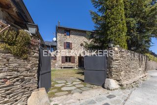 Casa a Carrer escoles 3. Encantadora casa rústica en el centro de bolvir