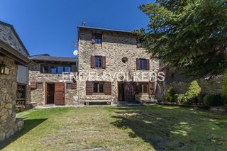 Casa  Carrer escoles 3. Encantadora casa rústica en el centro de bolvir