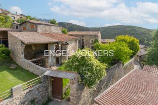 House in Carrer pau 21. Masía rehabilitada con jardín y vistas en montellà