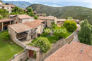 Casa a Carrer pau 21. Masía rehabilitada con jardín y vistas en montellà