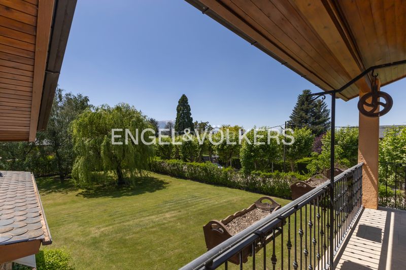 Foto 26a3d994-15a5-4be4-86ac-4c3fe3022512. Casa amb xemeneia calefacció aparcament a Puigcerdà