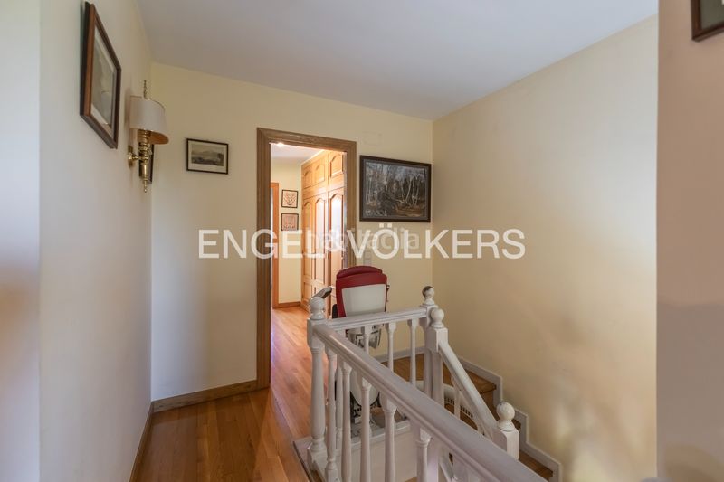Foto 50ac9cc6-f7e1-4198-a5a9-7f8e7b82357e. Casa amb xemeneia calefacció aparcament a Puigcerdà