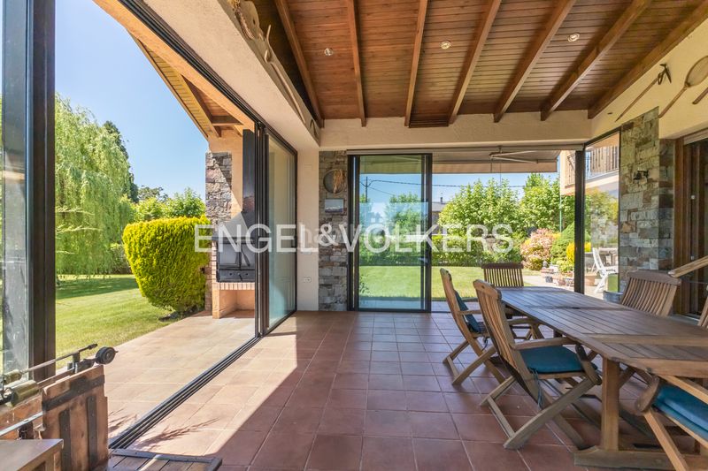 Foto 778e83de-1561-4650-8ff7-ed1c4b52e728. Casa amb xemeneia calefacció aparcament a Puigcerdà