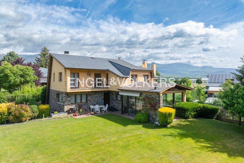 Foto 7fa5e822-4b8b-4033-b016-a3e221cbb727. Casa a urbanització deulofeu 18 a Puigcerdà