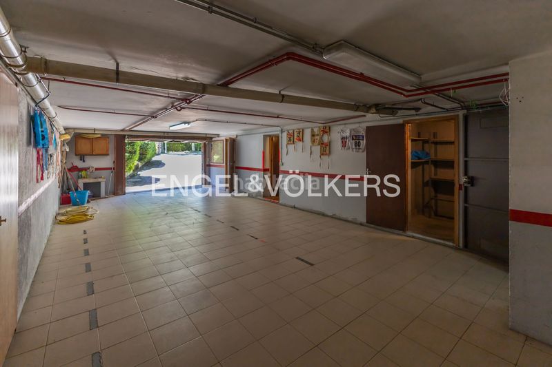 Foto 973cac13-e5b5-4840-8790-248b0f4b74df. Casa amb xemeneia calefacció aparcament a Puigcerdà