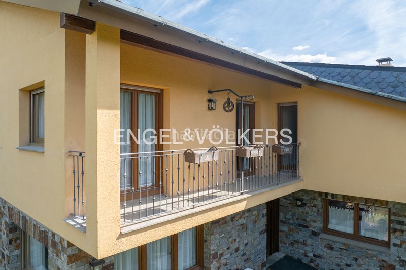 Foto d93c0790-2fb5-4133-9f60-1304dee4bf88. Casa a urbanització deulofeu 18 a Puigcerdà