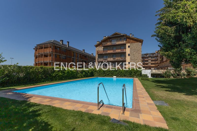 Foto 0a90ec1c-43d2-4d56-9035-5cd9a82564ff. Apartament amb calefacció piscina a Puigcerdà