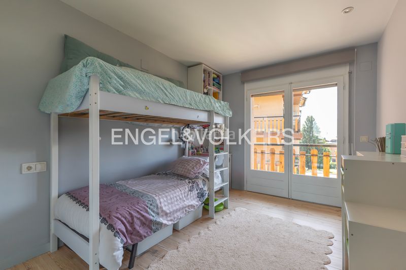 Foto 0f0e6e92-7d86-4b40-beee-52fb6d573413. Apartament amb calefacció piscina a Puigcerdà