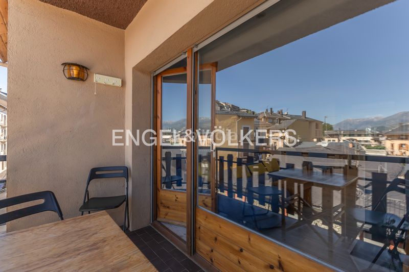 Foto 0fb0e7ce-0575-4d80-9cc8-3743cdf42809. Apartament amb calefacció piscina a Puigcerdà