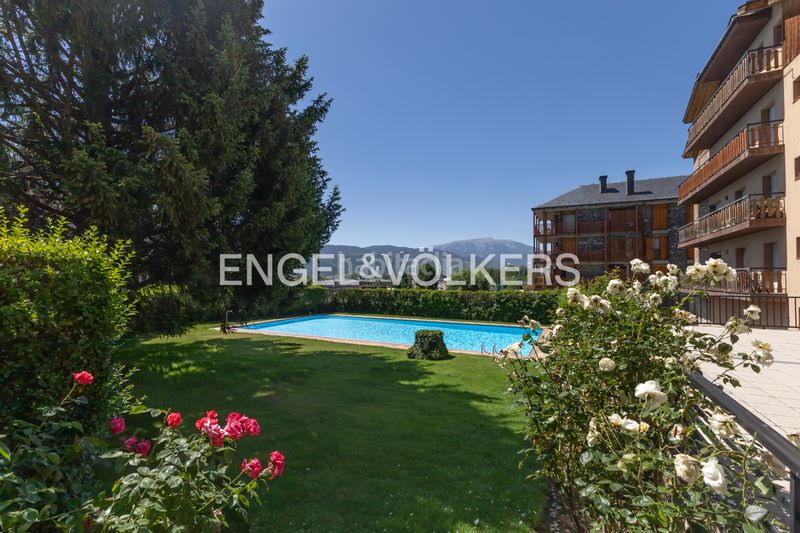 Foto 6324acc1-f70f-42d9-9696-fb023eca789e. Apartament amb calefacció piscina a Puigcerdà