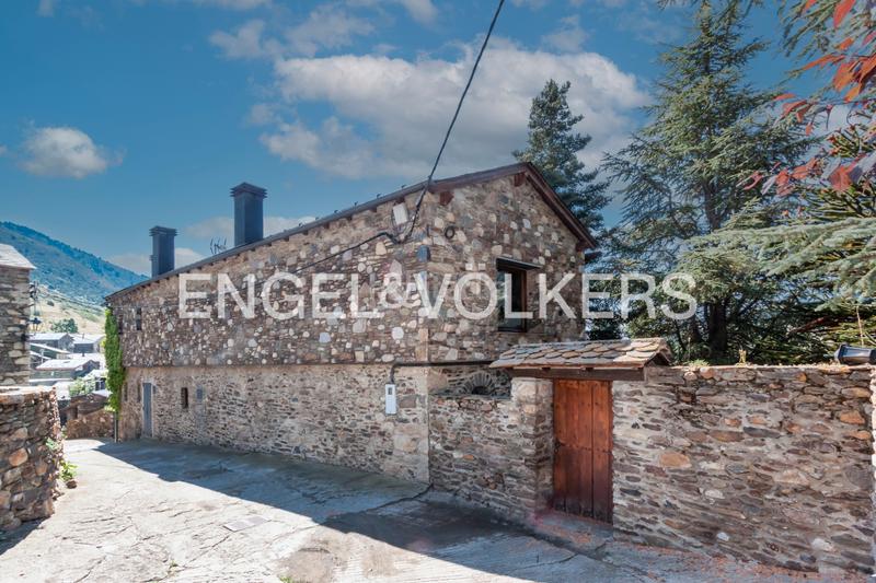 Foto 819c035f-6803-4d92-b047-0b107ab36e84. Casa encantadora casa rústica en pueblo de montaña - en Meranges