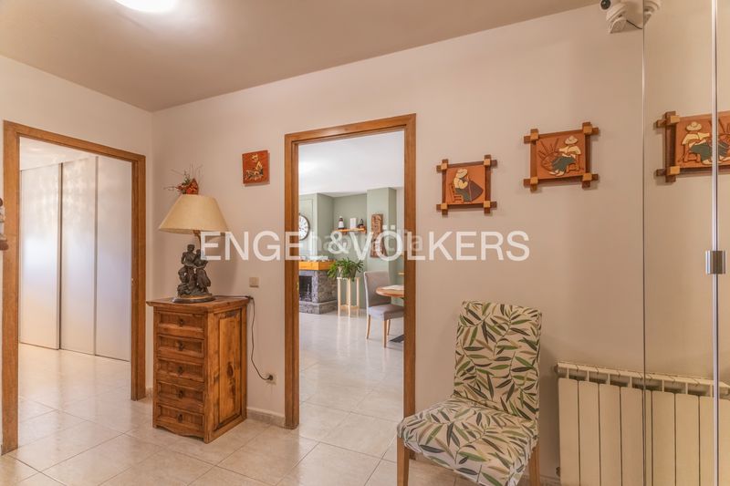 Foto 5fbed3fa-a085-49cc-908e-b7bd5a7f3c1e. Apartament a carrer alfons i 42 a Puigcerdà