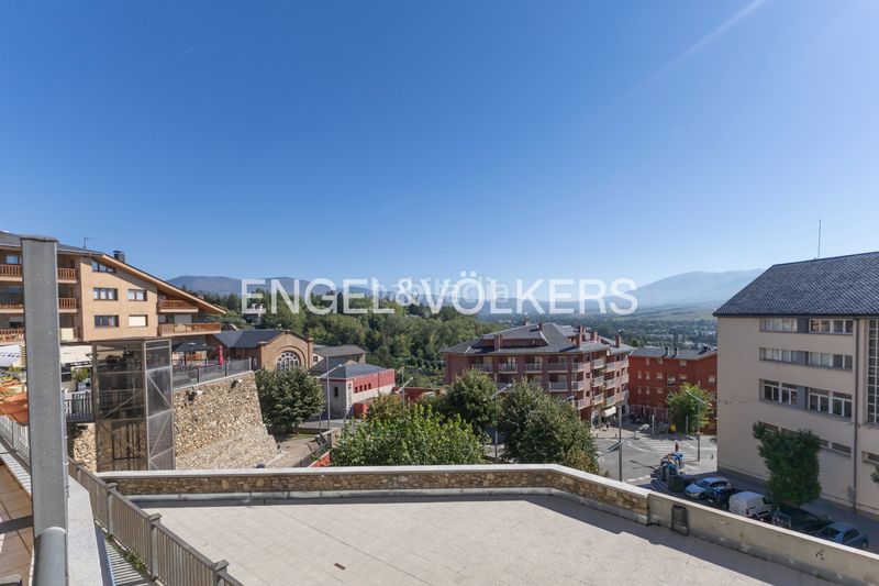 Foto b147f7cf-246f-4f98-a04f-5e5b766def9d. Apartament a carrer alfons i 42 a Puigcerdà