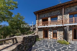 Doppelhaus  Camí de cereja 1b. Casa esquinera con vistas en cereja