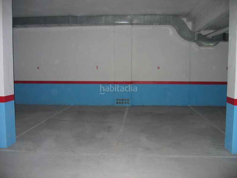 Foto ffd5886e-5955-4feb-92c4-f226b179bfe8. Rent motorcycle parking in Centro Ourense
