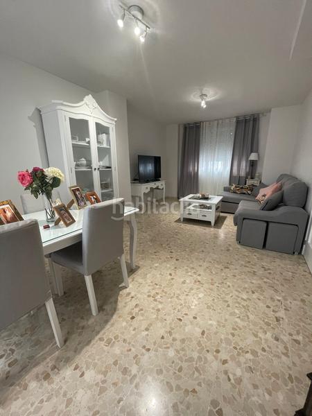 Foto e8b8cae9-1b7f-4709-bf91-69cd595f78d1. Casa a Centro Utrera