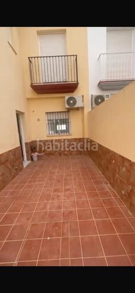 Foto e585ecd9-bebf-4b03-bbc4-9fff7fb9e36c. Casa adosada  en Las Torres - Constelaciones Utrera