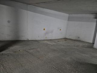 Autoparkplatz in Centro. Garaje en el centro